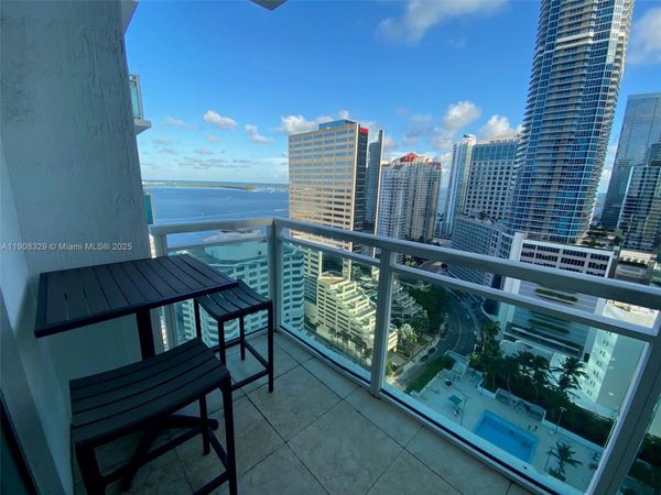 950 Brickell Bay Dr, Unit 2707, Miami, FL 33131