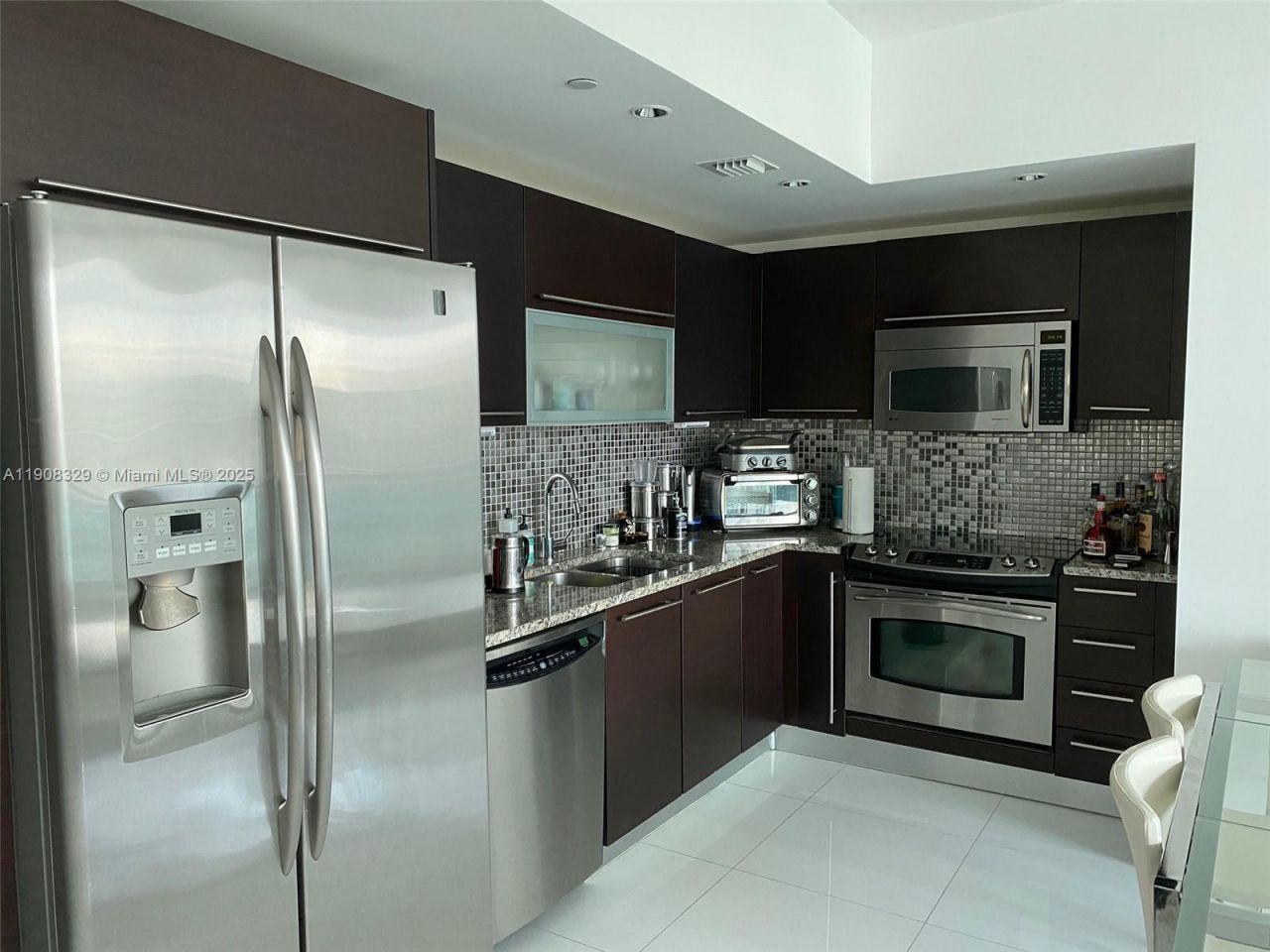 950 Brickell Bay Dr, Unit 2707, Miami, FL 33131 Photo