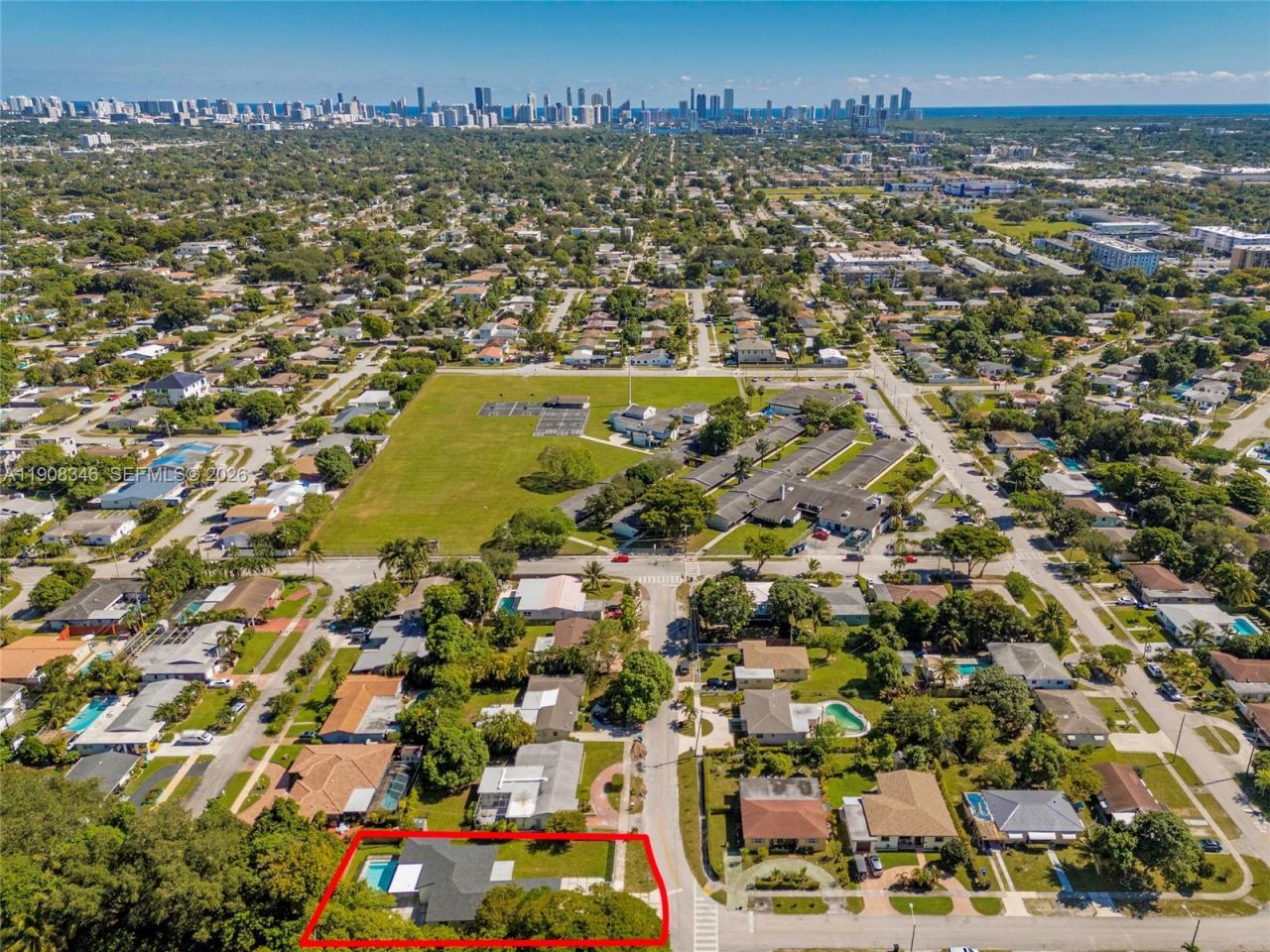 651 NE 172nd St, Miami, FL 33162 Photo