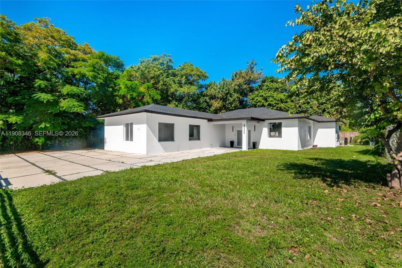 651 NE 172nd St, Miami, FL 33162 Photo