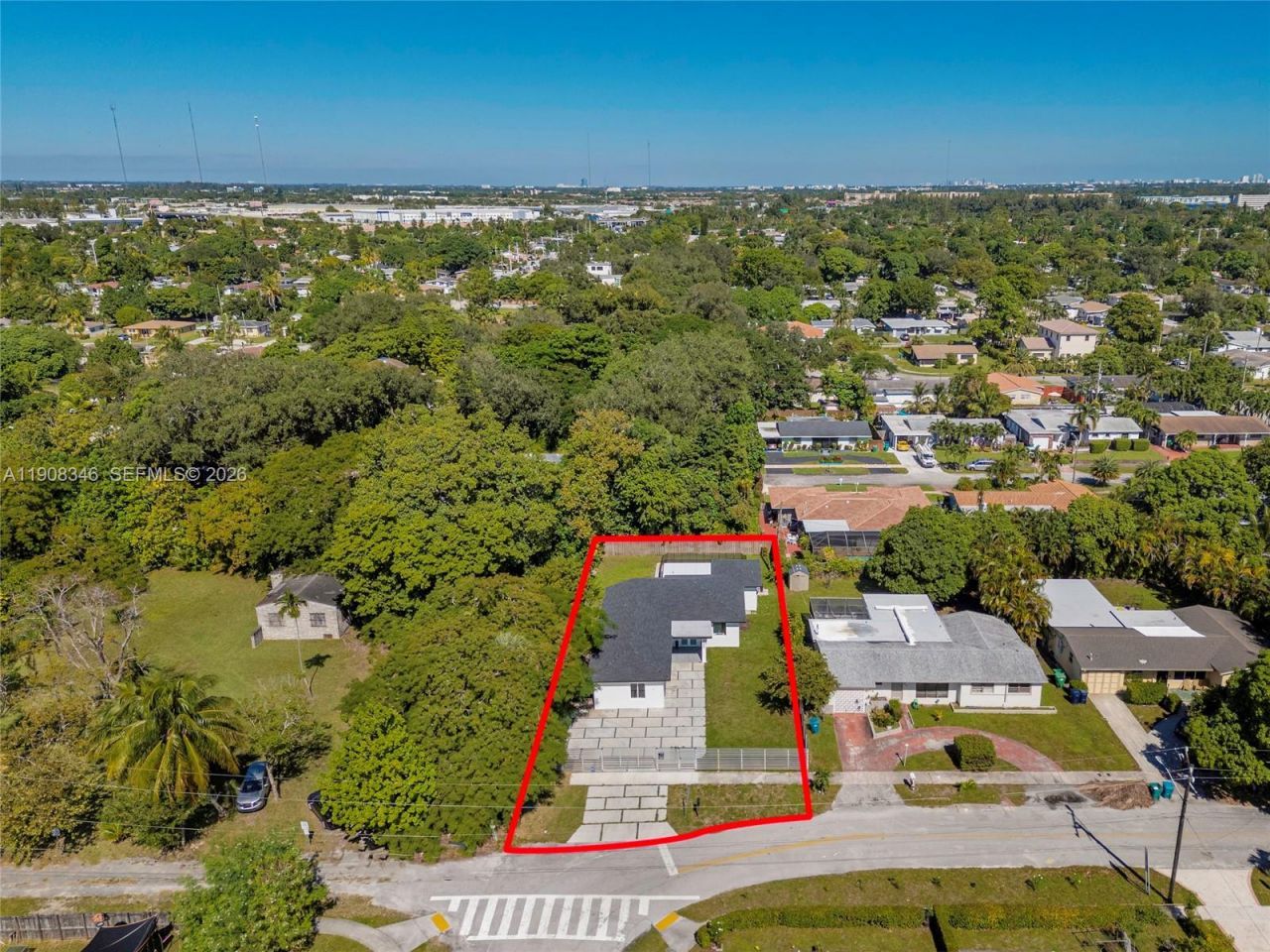 651 NE 172nd St, Miami, FL 33162 Photo