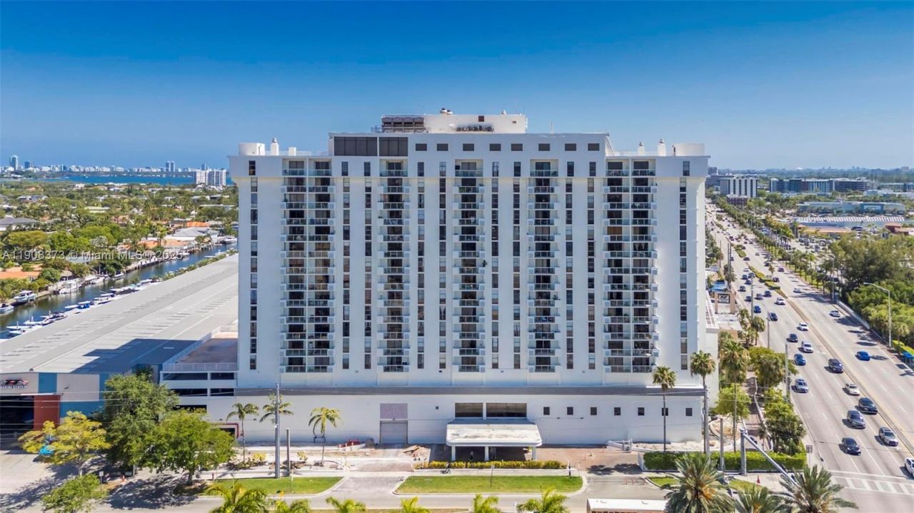 13499 Biscayne Blvd, Unit CUM1, North Miami, FL 33181 Photo