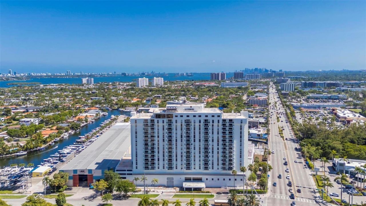 13499 Biscayne Blvd, Unit CUM1, North Miami, FL 33181 Photo