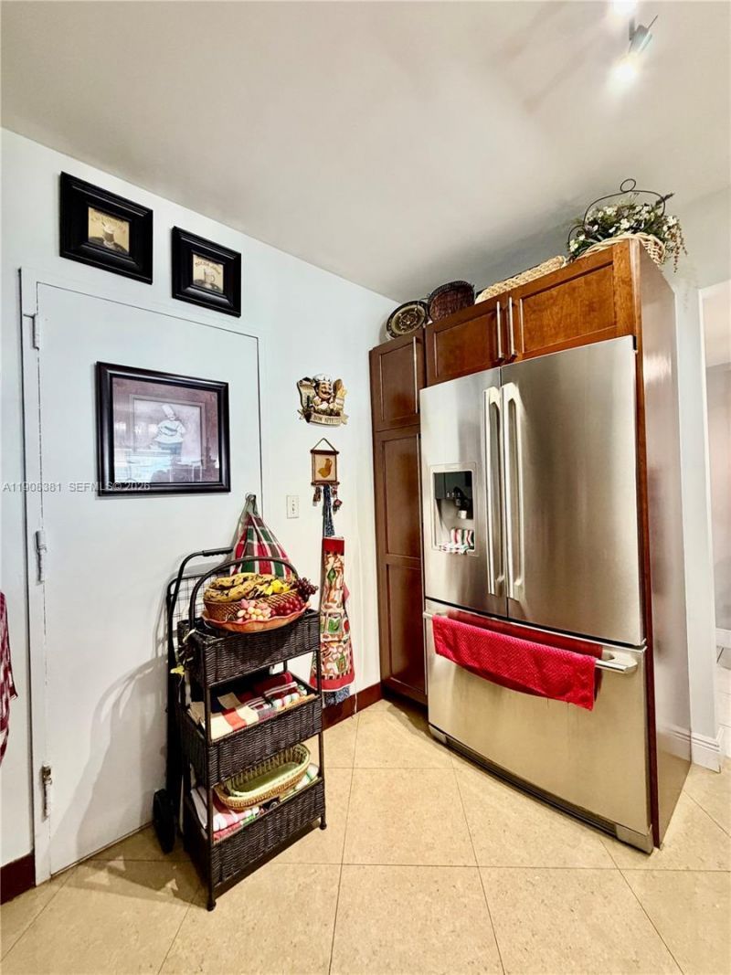 5700 Collins Ave, Unit 14M, Miami Beach, FL 33140 Photo