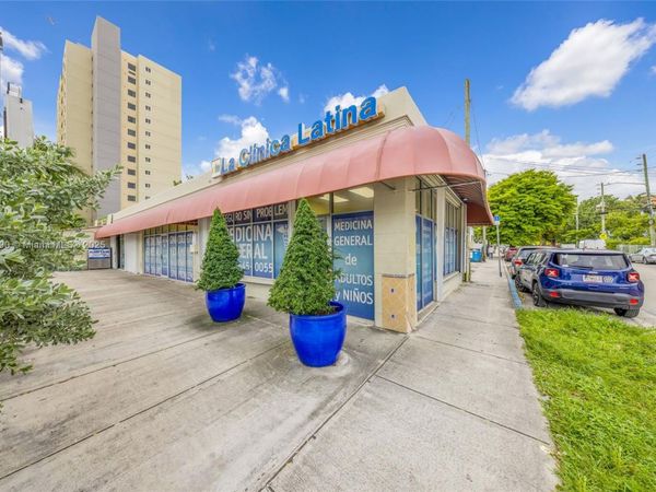 1058 SW 1st St, Miami, FL 33130