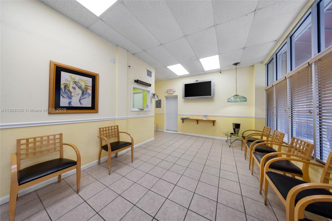 1058 SW 1st St, Miami, FL 33130 Photo