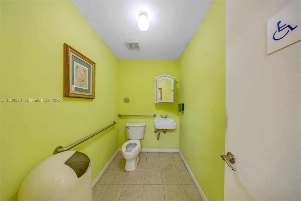 1058 SW 1st St, Miami, FL 33130 Photo