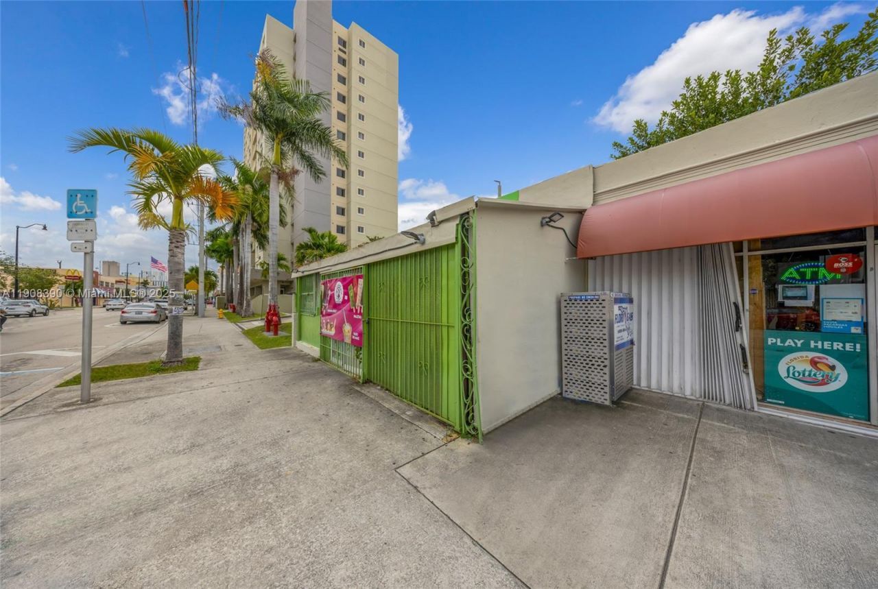 1058 SW 1st St, Miami, FL 33130 Photo