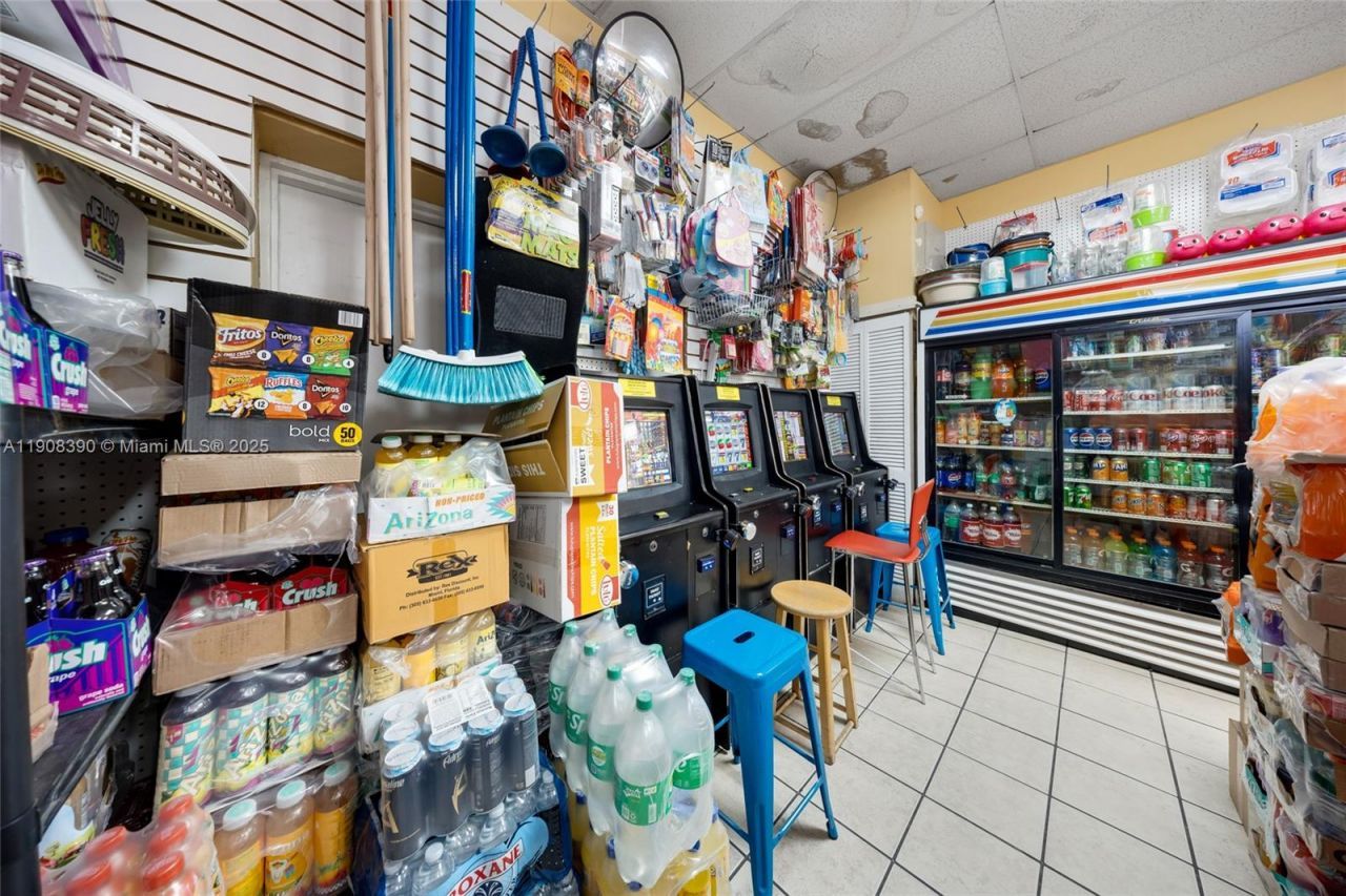 1058 SW 1st St, Miami, FL 33130 Photo