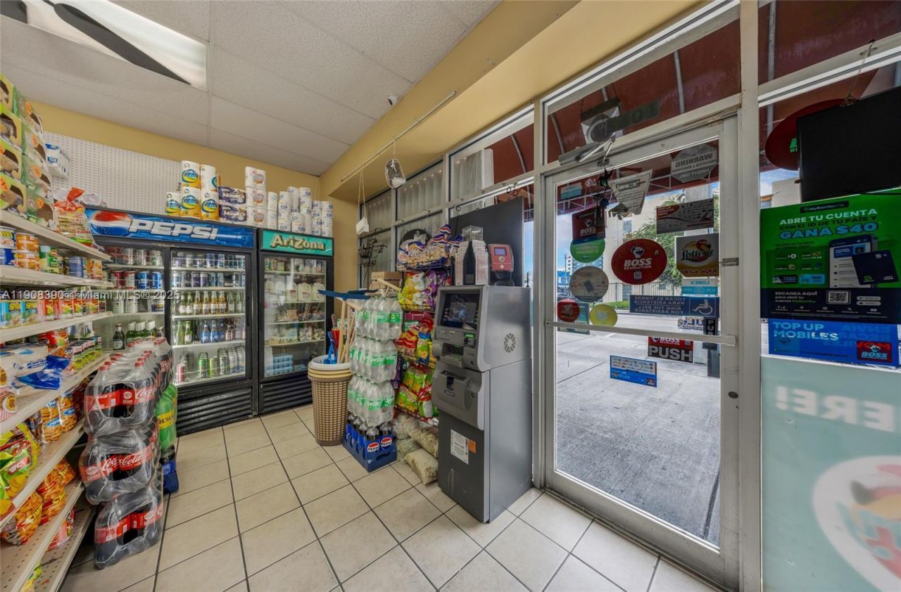 1058 SW 1st St, Miami, FL 33130 Photo