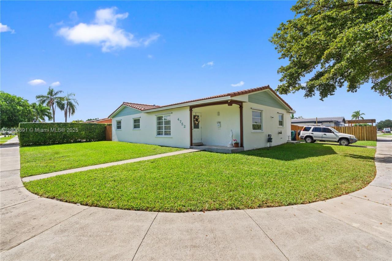 4752 SW 127th Ct, Miami, FL 33175 Photo