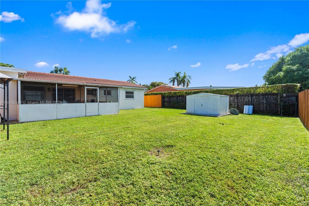 4752 SW 127th Ct, Miami, FL 33175 Photo