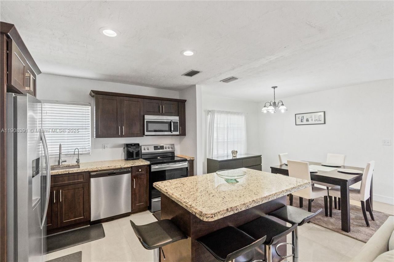 4752 SW 127th Ct, Miami, FL 33175 Photo