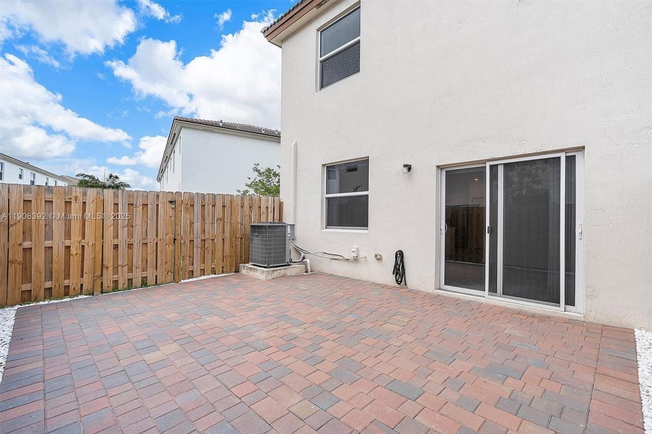 12845 NW 24th Ave, Miami, FL 33167 Photo