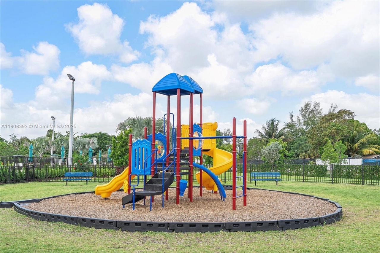 12845 NW 24th Ave, Miami, FL 33167 Photo