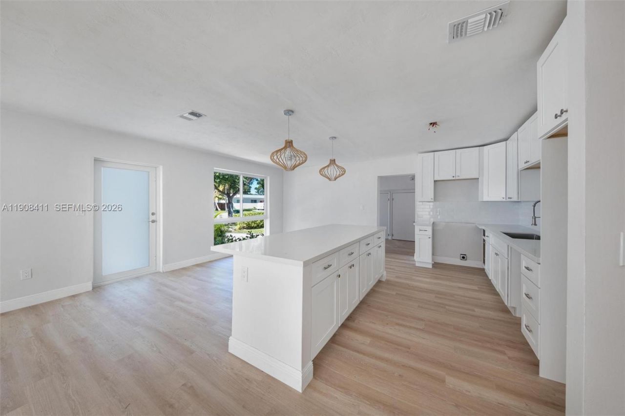 9380 Caribbean Blvd, Cutler Bay, FL 33189 Photo