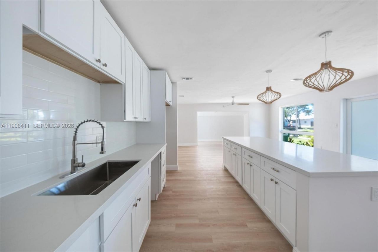 9380 Caribbean Blvd, Cutler Bay, FL 33189 Photo