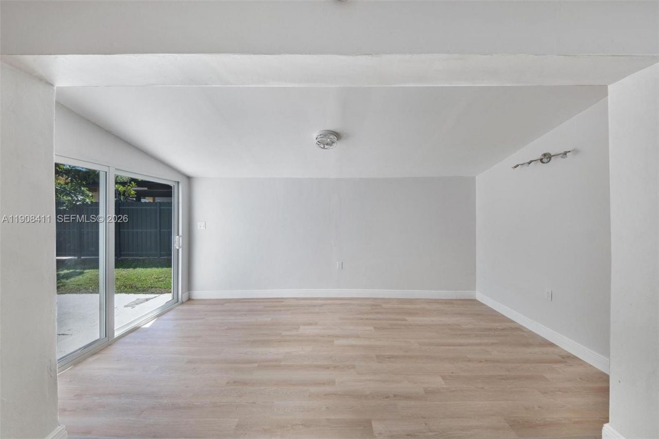 9380 Caribbean Blvd, Cutler Bay, FL 33189 Photo