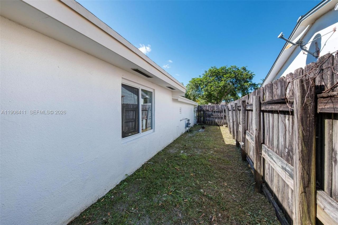 9380 Caribbean Blvd, Cutler Bay, FL 33189 Photo