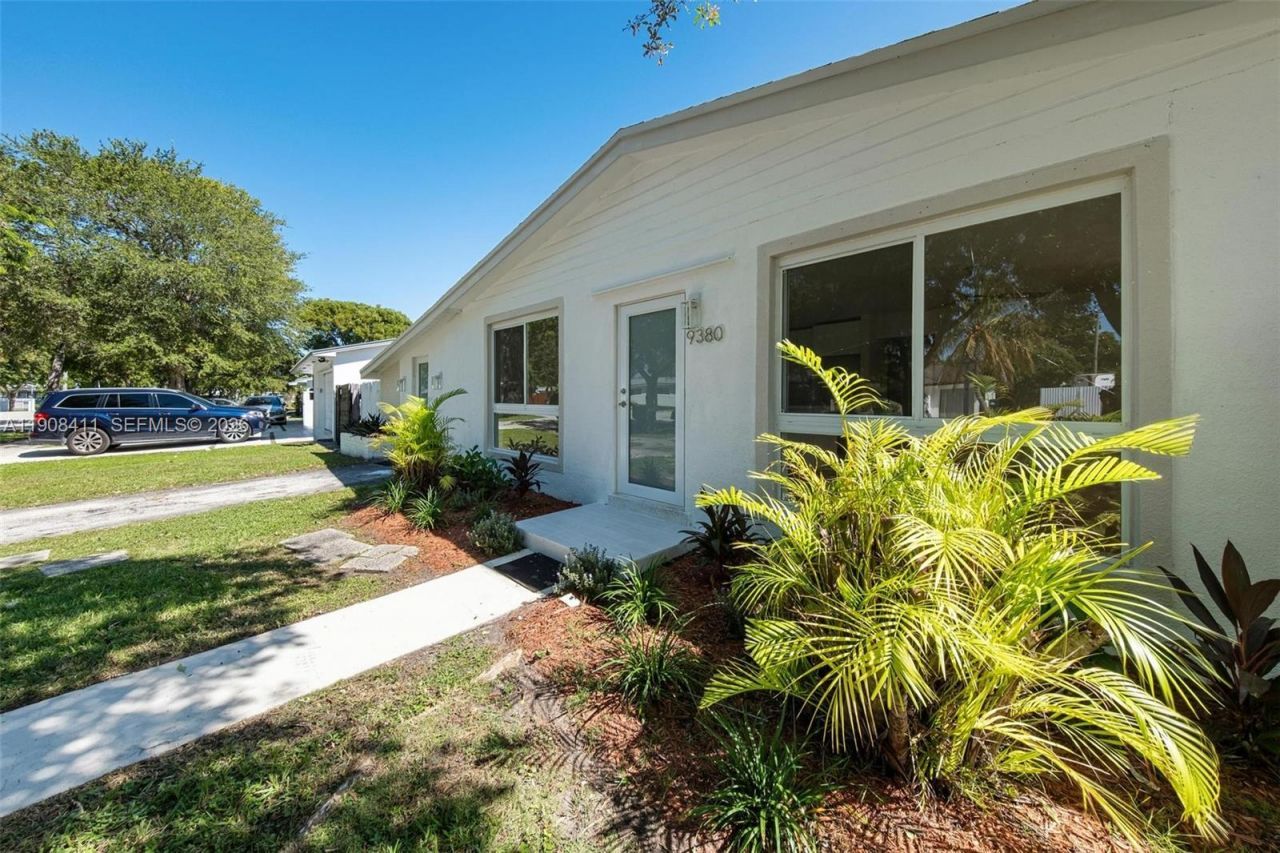 9380 Caribbean Blvd, Cutler Bay, FL 33189 Photo