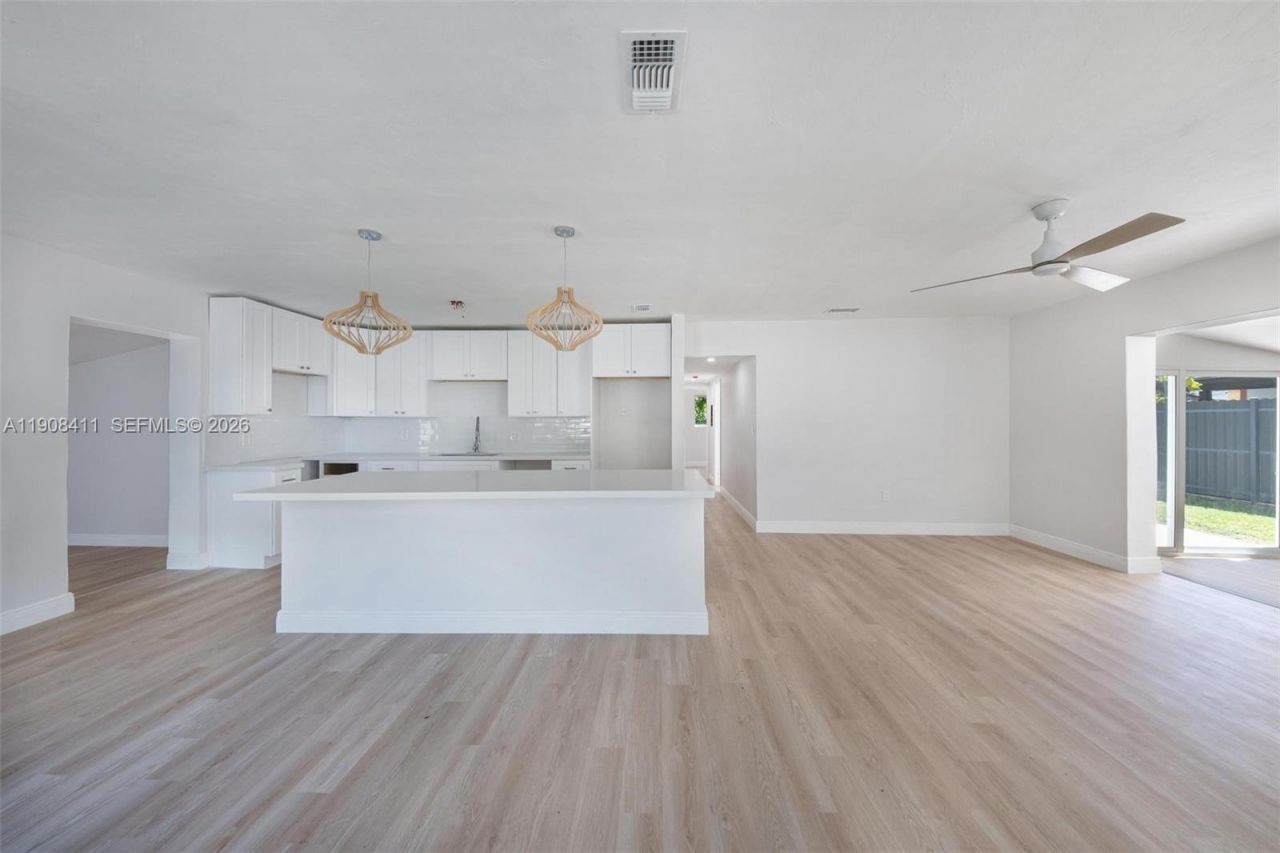 9380 Caribbean Blvd, Cutler Bay, FL 33189 Photo