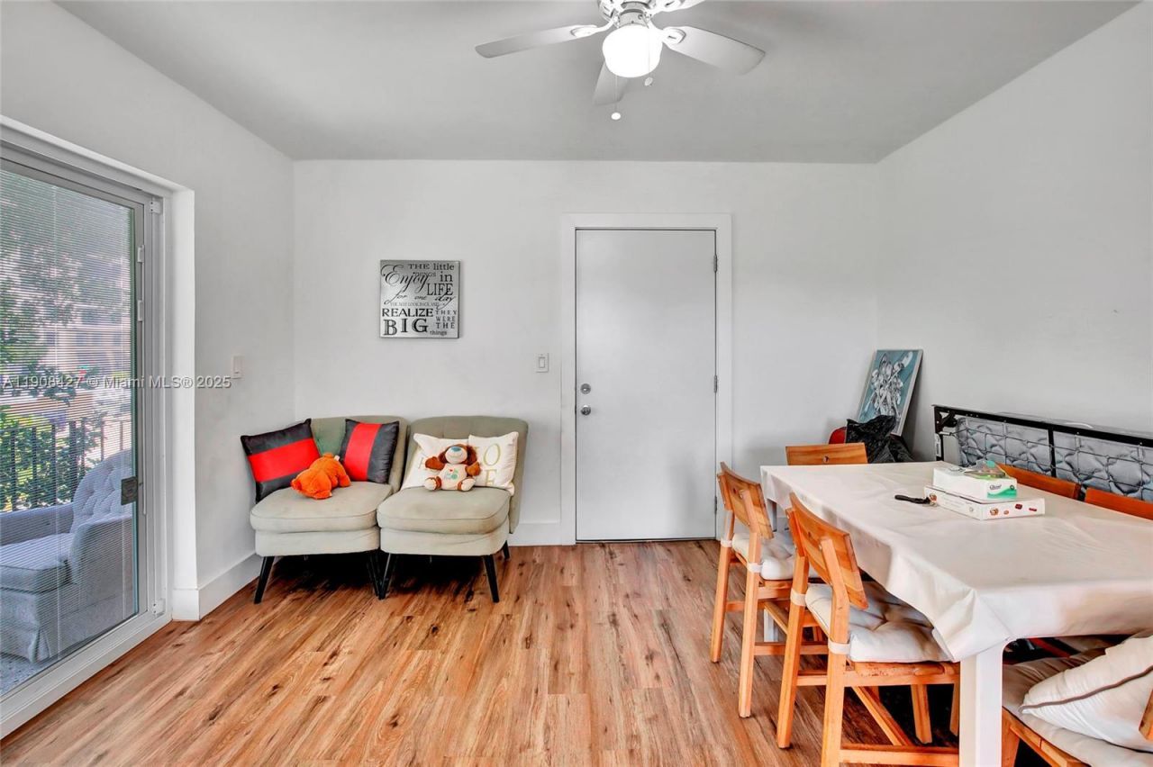 458 SW 9th St, Unit 3, Miami, FL 33130 Photo