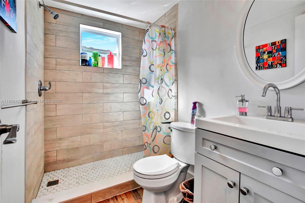 458 SW 9th St, Unit 3, Miami, FL 33130 Photo