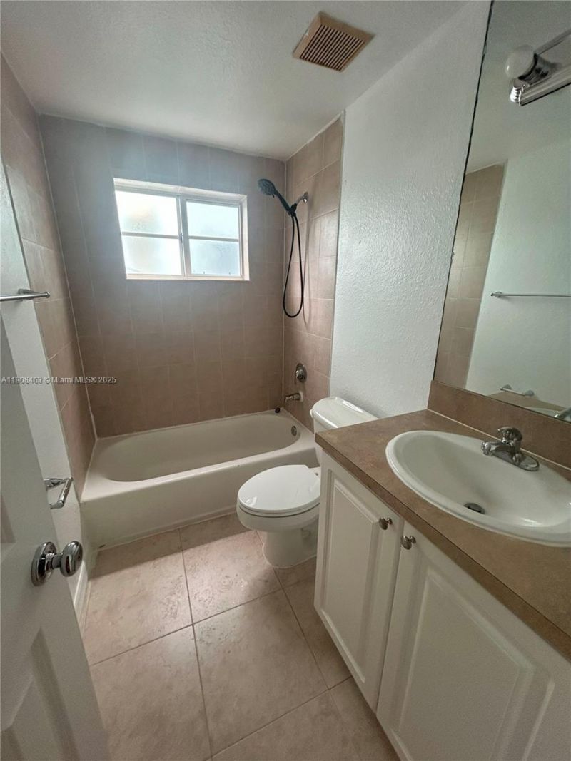 1945 Calais Dr, Unit 2, Miami Beach, FL 33141 Photo