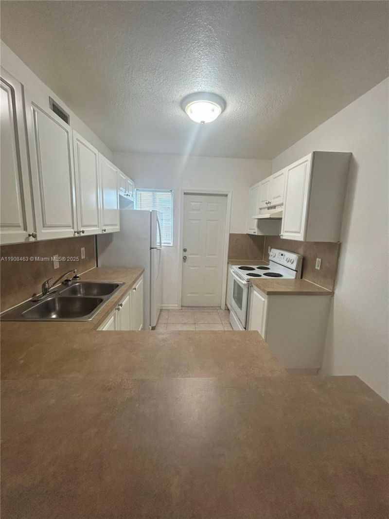 1945 Calais Dr, Unit 2, Miami Beach, FL 33141 Photo