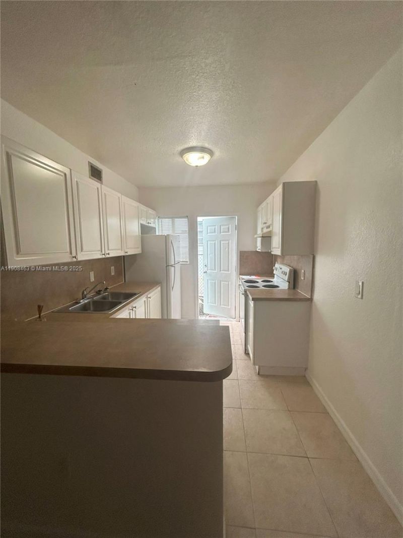 1945 Calais Dr, Unit 2, Miami Beach, FL 33141 Photo