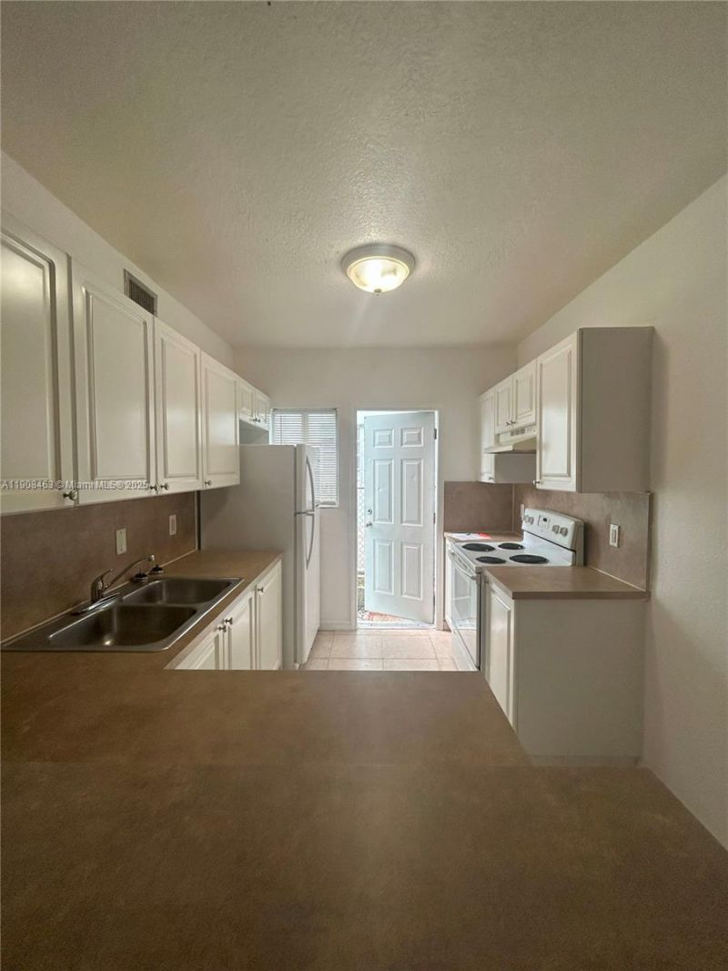 1945 Calais Dr, Unit 2, Miami Beach, FL 33141 Photo