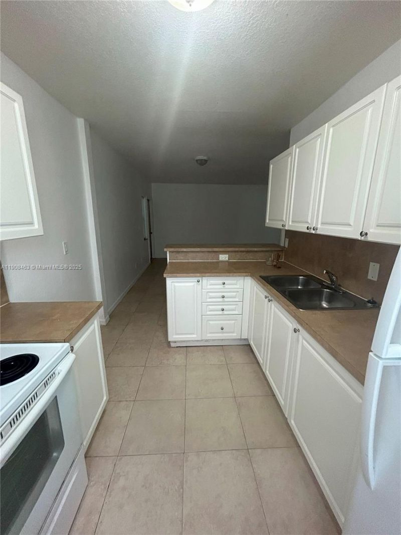 1945 Calais Dr, Unit 2, Miami Beach, FL 33141 Photo