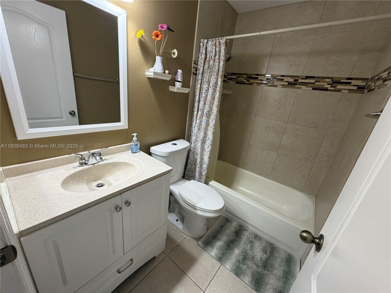 810 NE 212th Ter, Unit 2, Miami, FL 33179 Photo