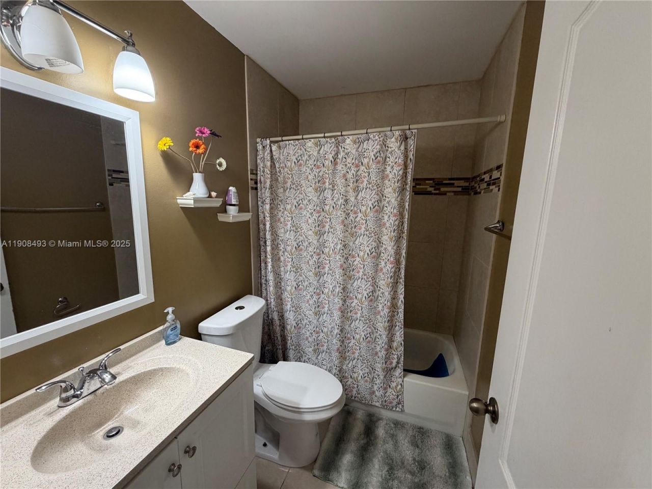 810 NE 212th Ter, Unit 2, Miami, FL 33179 Photo