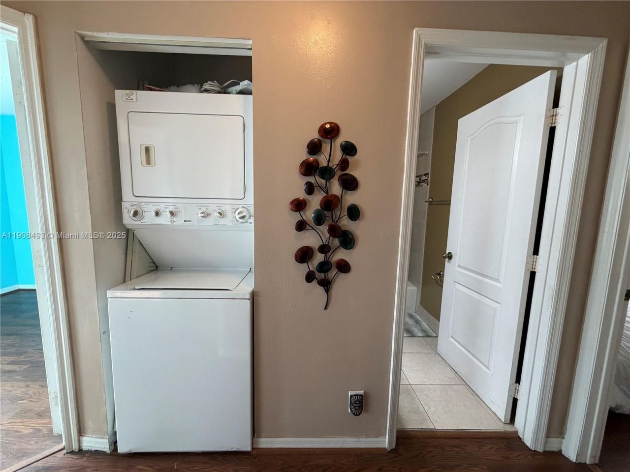 810 NE 212th Ter, Unit 2, Miami, FL 33179 Photo