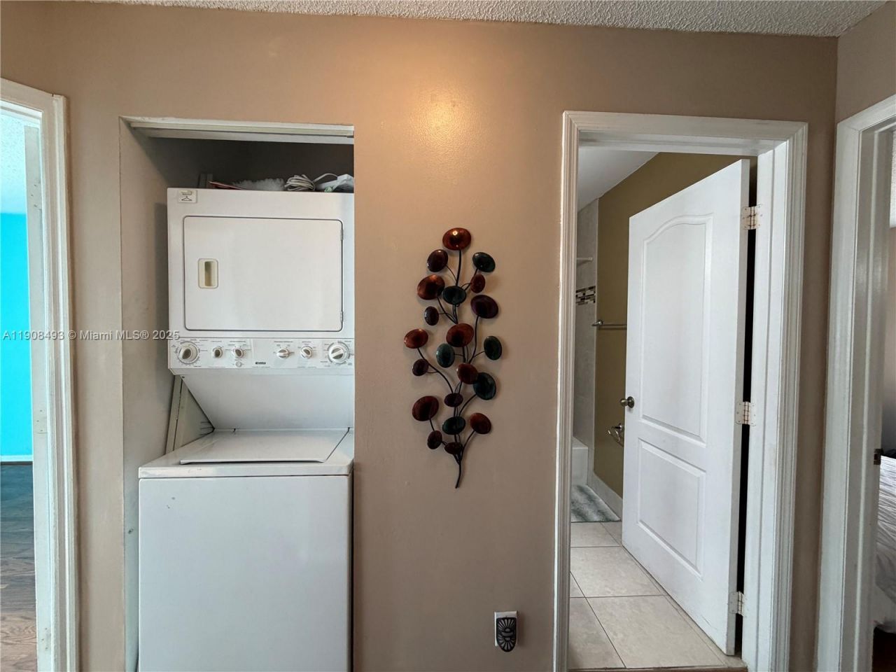 810 NE 212th Ter, Unit 2, Miami, FL 33179 Photo