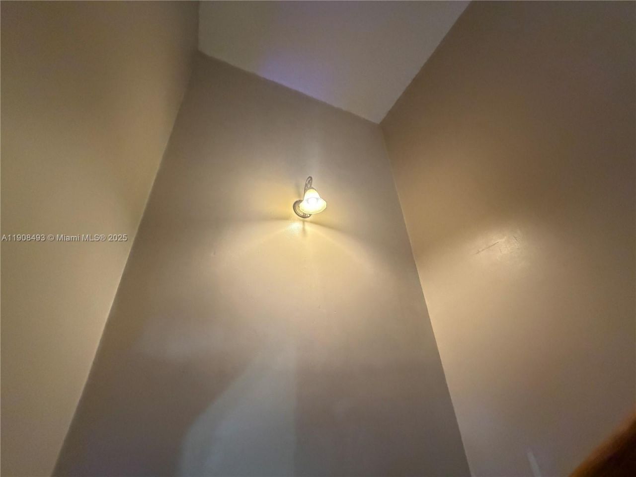 810 NE 212th Ter, Unit 2, Miami, FL 33179 Photo