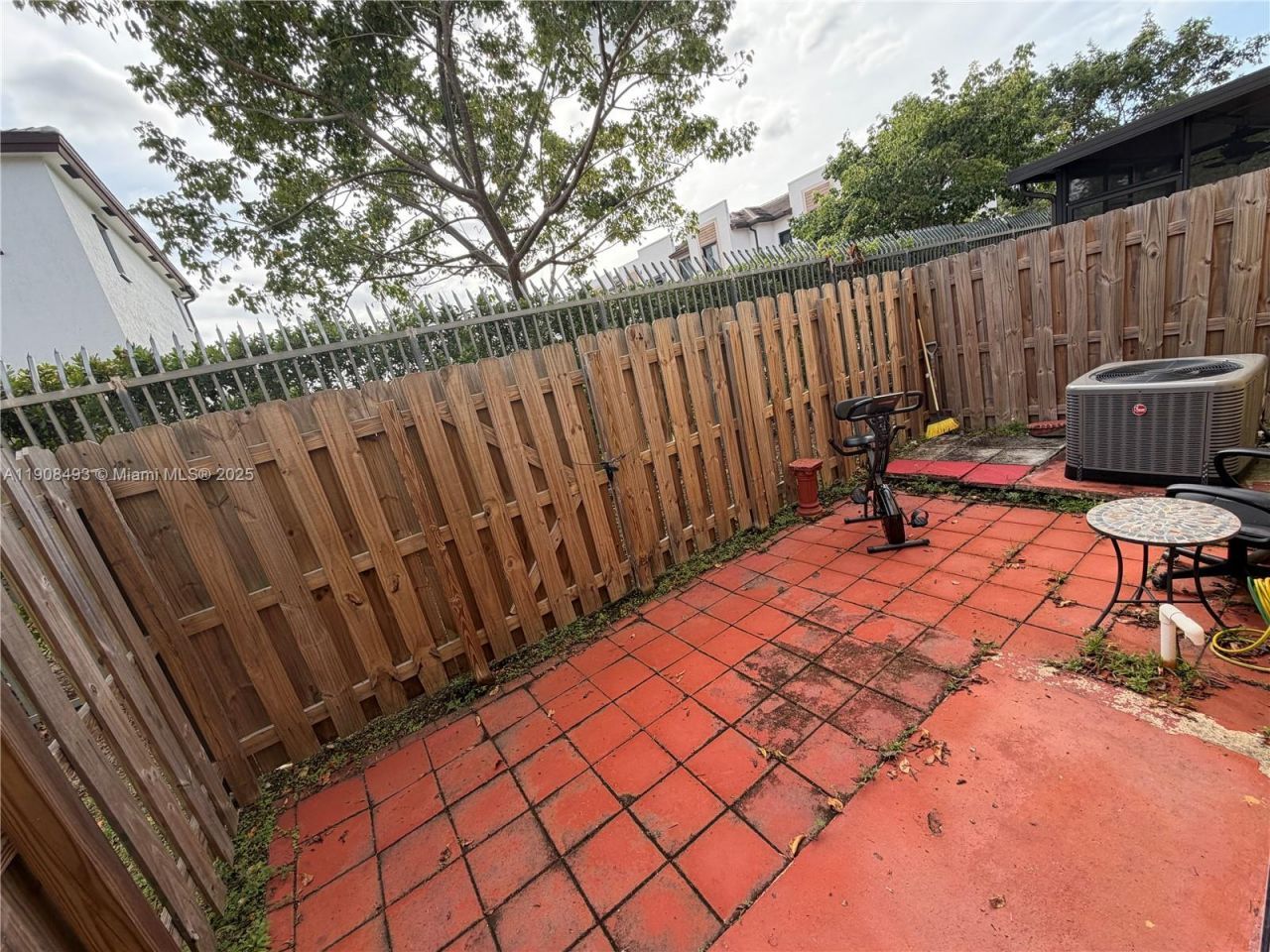810 NE 212th Ter, Unit 2, Miami, FL 33179 Photo