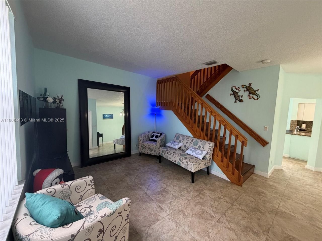 810 NE 212th Ter, Unit 2, Miami, FL 33179 Photo