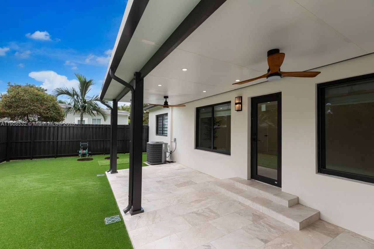 5641 SW 67th Ave, South Miami, FL 33143 Photo