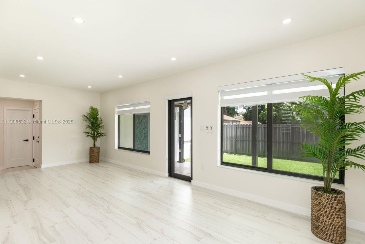 5641 SW 67th Ave, South Miami, FL 33143 Photo