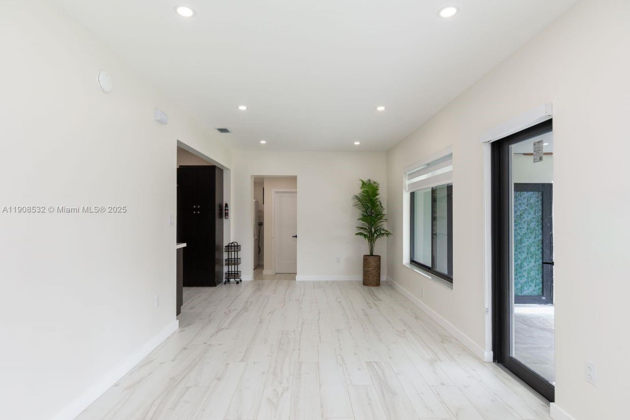 5641 SW 67th Ave, South Miami, FL 33143 Photo