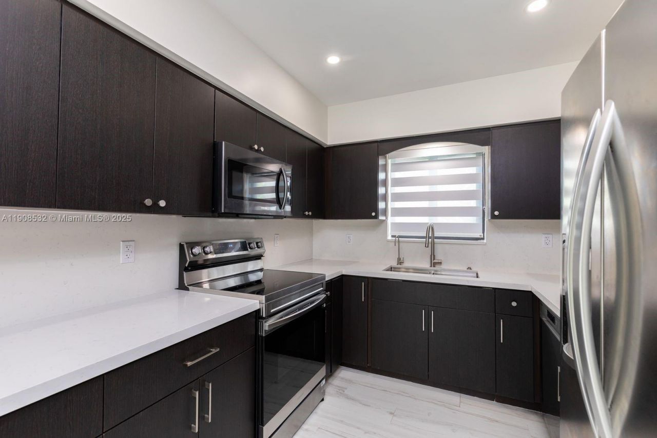 5641 SW 67th Ave, South Miami, FL 33143 Photo