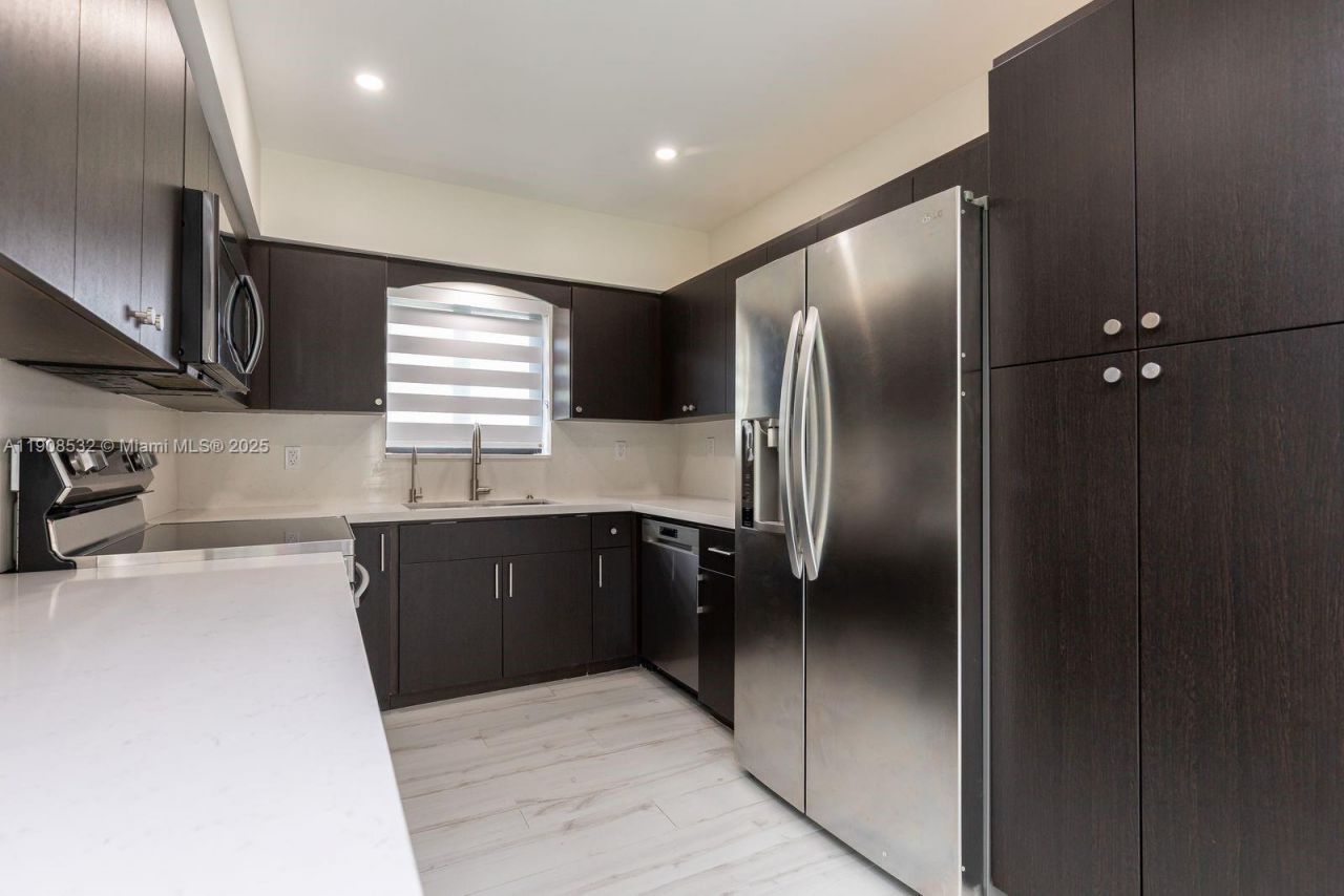 5641 SW 67th Ave, South Miami, FL 33143 Photo