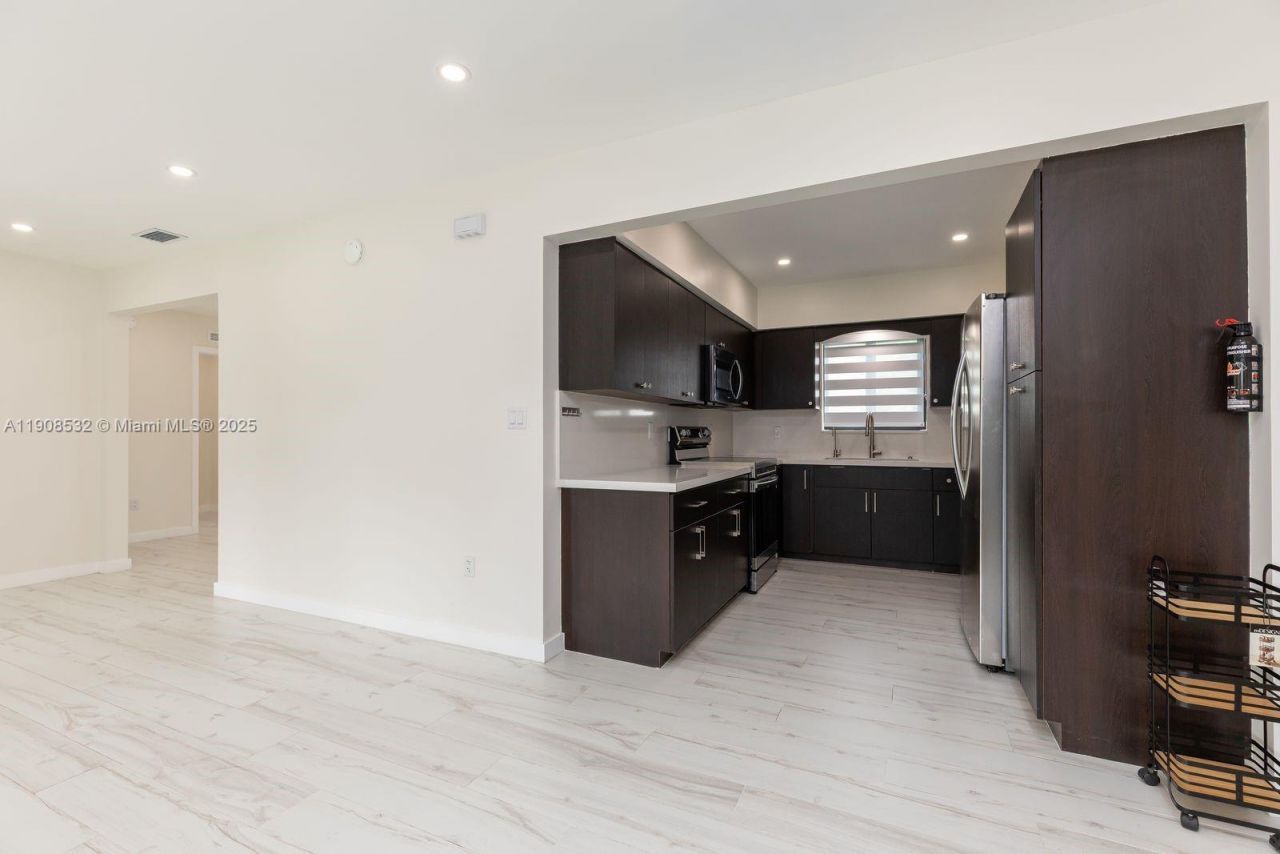 5641 SW 67th Ave, South Miami, FL 33143 Photo