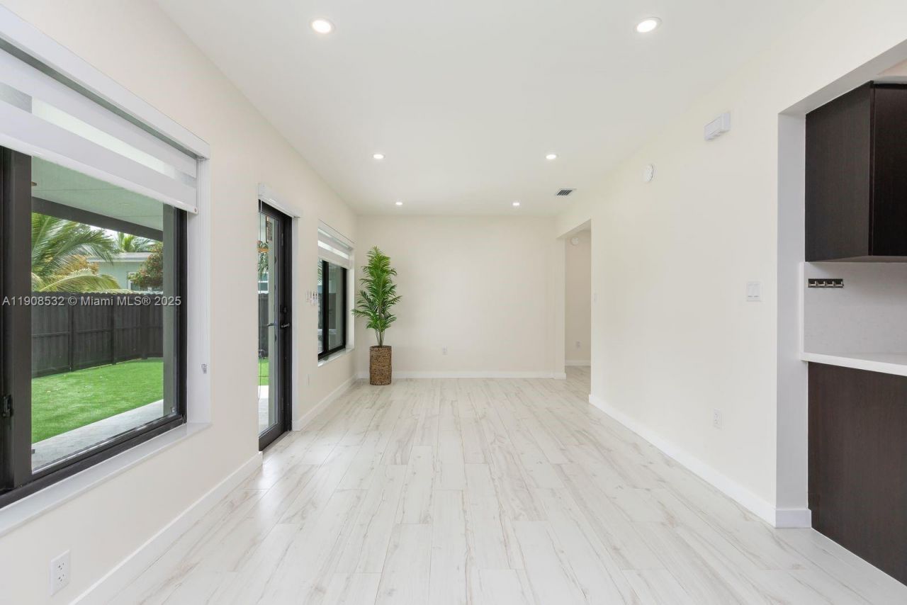 5641 SW 67th Ave, South Miami, FL 33143 Photo