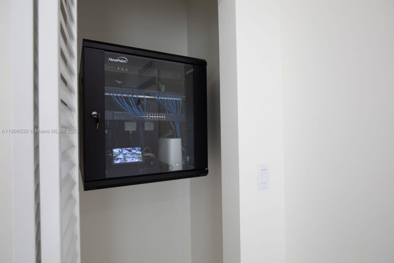 5641 SW 67th Ave, South Miami, FL 33143 Photo