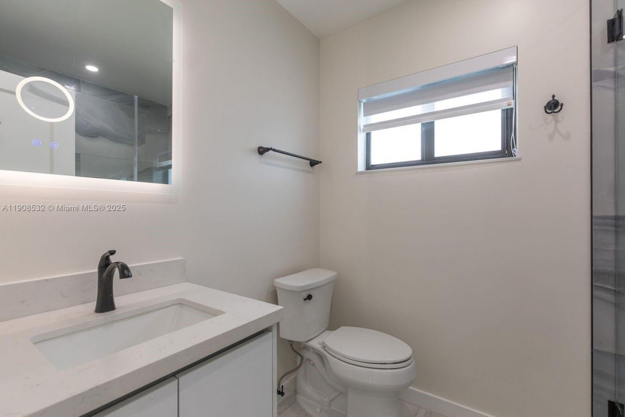 5641 SW 67th Ave, South Miami, FL 33143 Photo