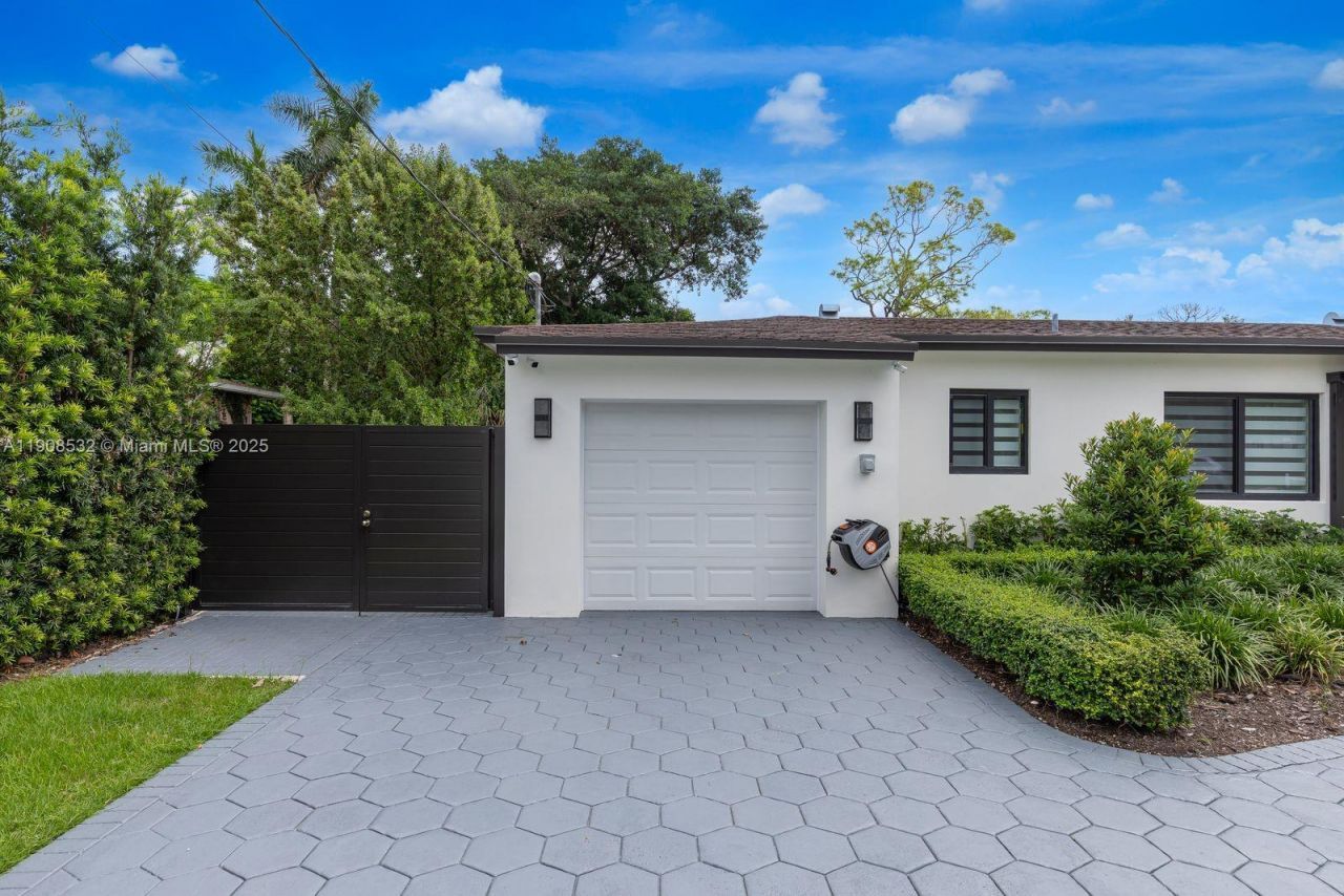 5641 SW 67th Ave, South Miami, FL 33143 Photo