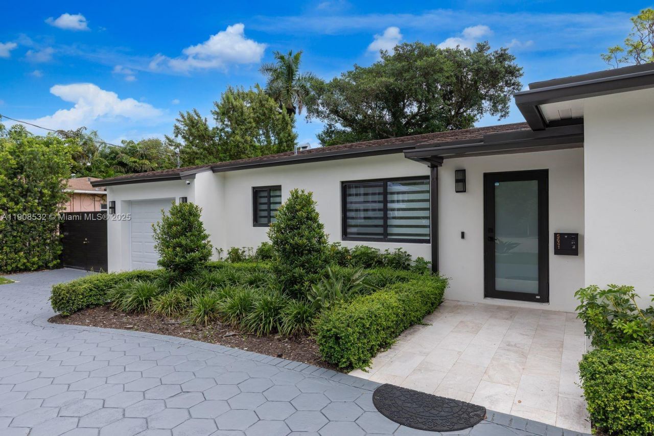 5641 SW 67th Ave, South Miami, FL 33143 Photo